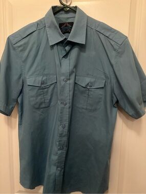 Short-Sleeve Button-Down Shirt - Teal Blue Classic Bruno New York short sleeve b